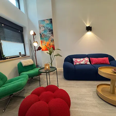 Colour Lofts *